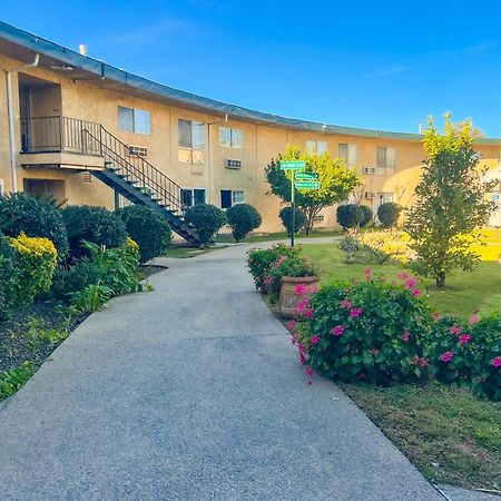 Hometown Inn North Hills San Fernando Dış mekan fotoğraf